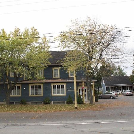 Hotel Fleurs Karaibes Saint-Alexandre-de-Kamouraska Eksteriør billede